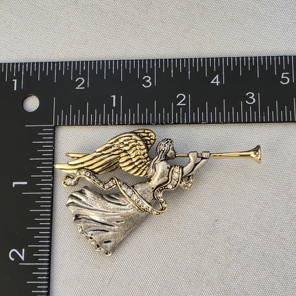 Vintage Angel Blowing Horn Brooch Pin - Picture 10 of 11
